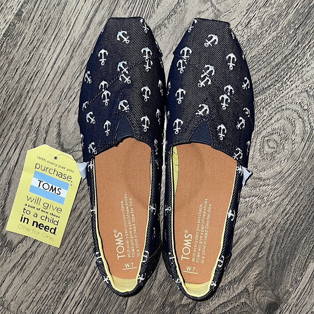 Toms - Picture 6 of 9